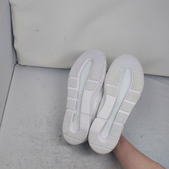 On Running Shoes On Cloud Running The Roger Centre Court Lace Up On Running Shoes On Cloud Running The Roger Centre Court Lace Up